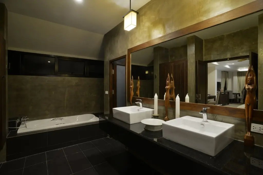 Паи: The Quarter Hotel