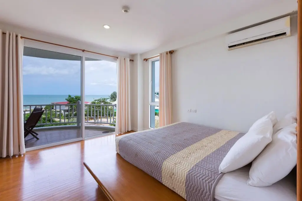 Хуахин: Baan Poolom Beachfront Condominium