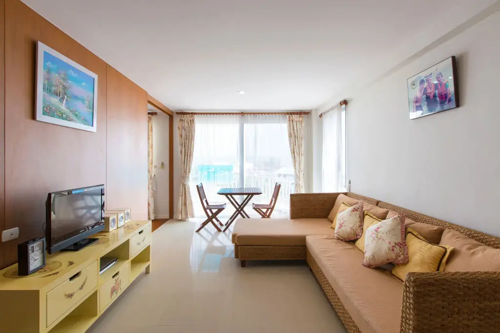 Хуахин: Baan Poolom Beachfront Condominium