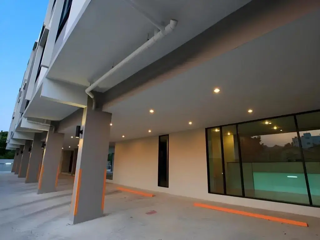 Бангкок: The Plubpla Serviced Apartment