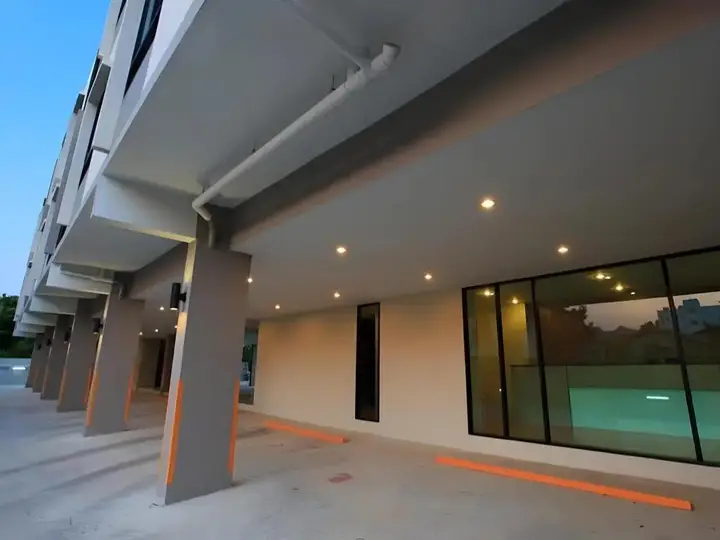 Бангкок: The Plubpla Serviced Apartment