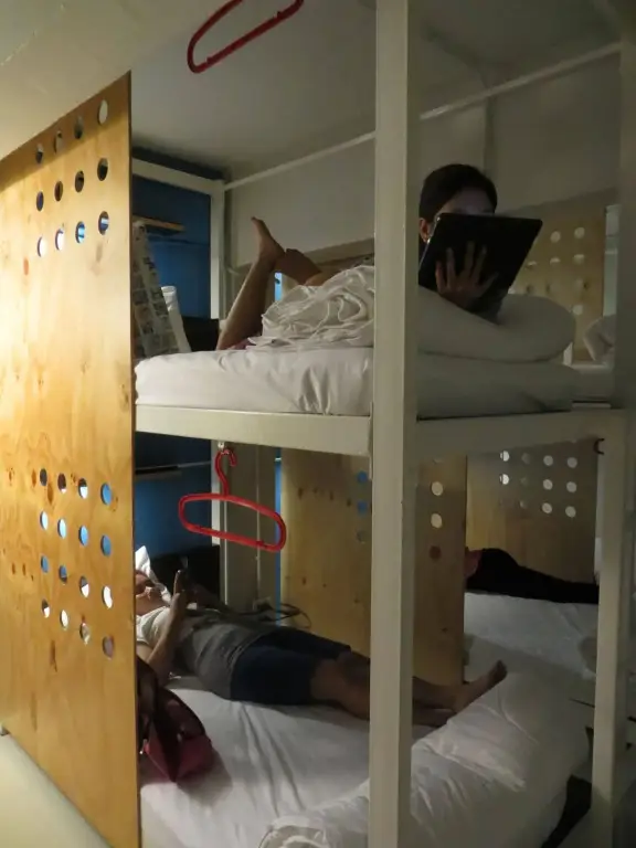 Краби: OYes Hostel
