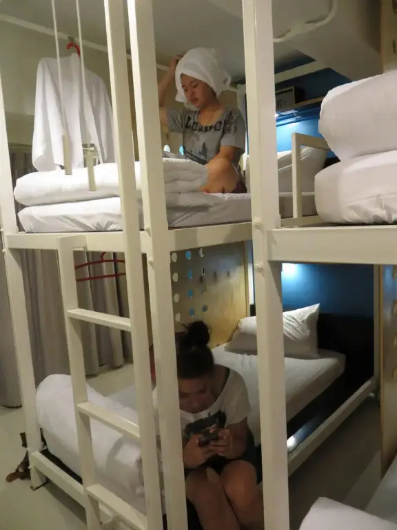 Краби: OYes Hostel