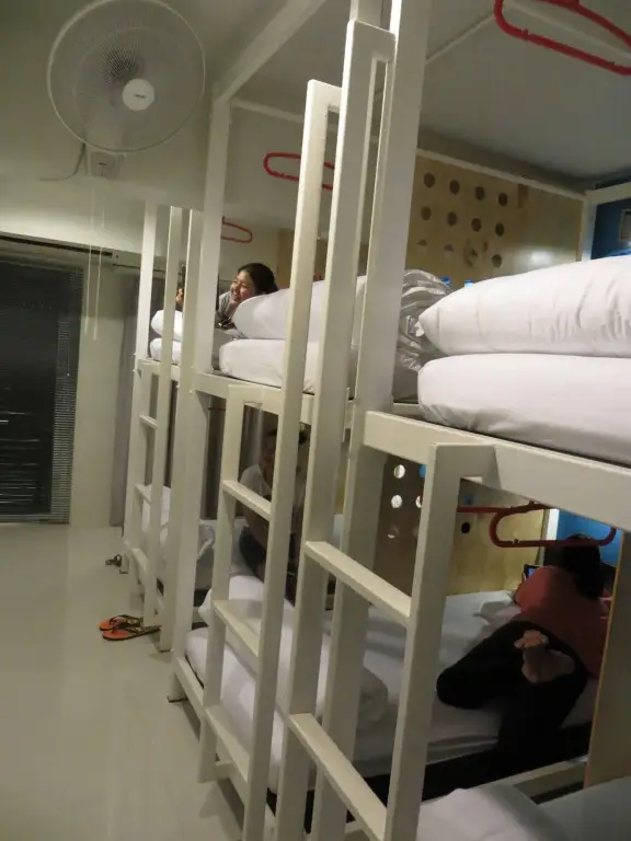 Краби: OYes Hostel