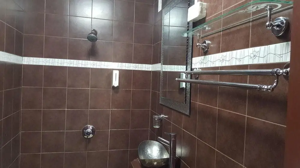 Бангкок: Hansaah Guesthouse