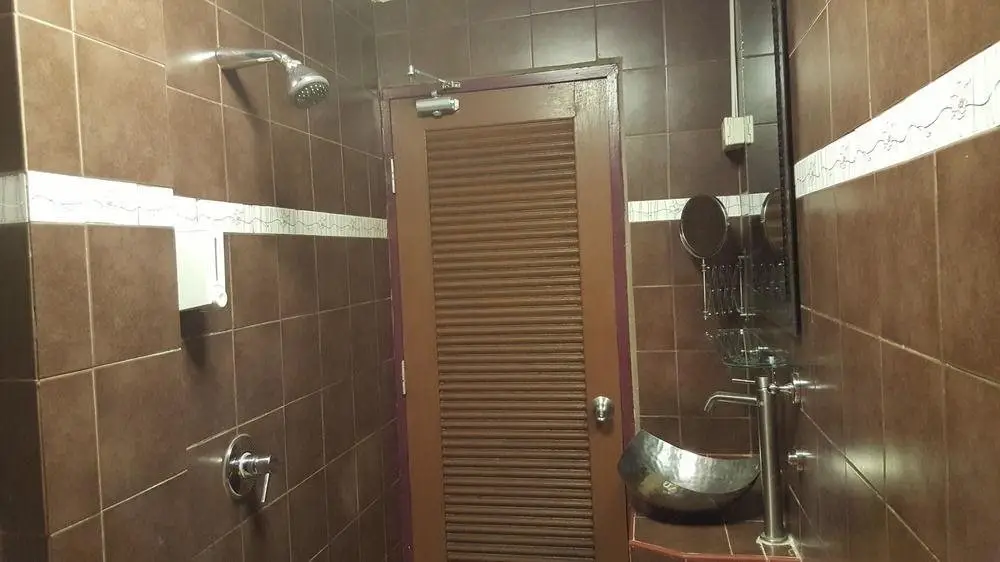 Бангкок: Hansaah Guesthouse