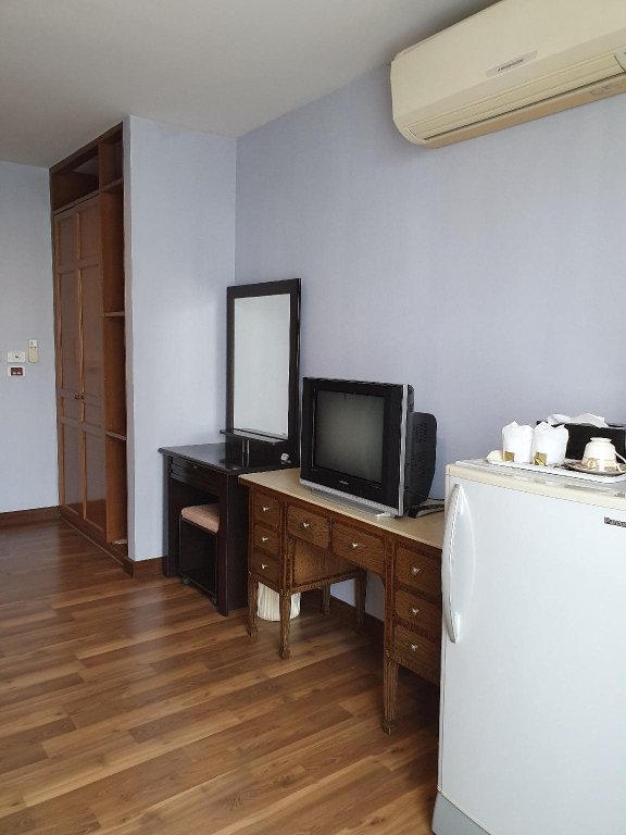 Бангкок: August Residence