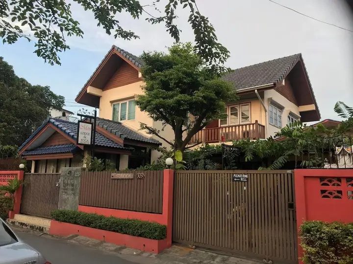 Бангкок: Mon Lodge & Yoga Donmuang