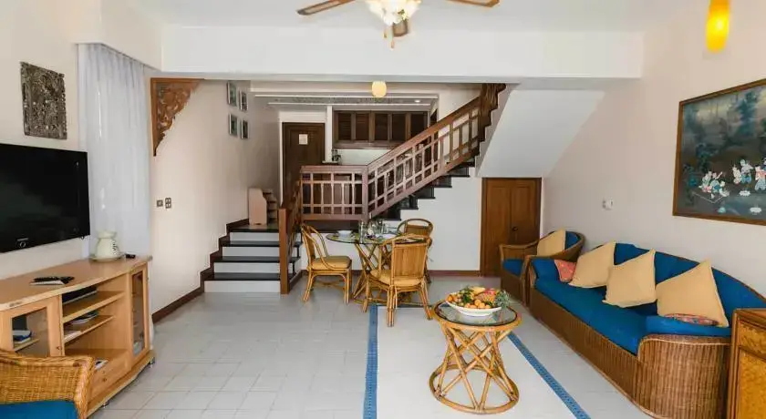 Тхаланг: Allamanda Townhome 1121
