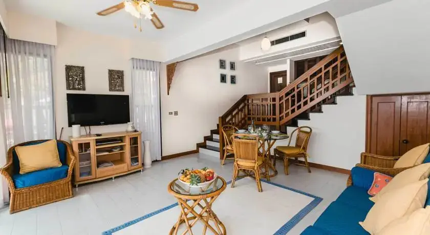 Тхаланг: Allamanda Townhome 1121