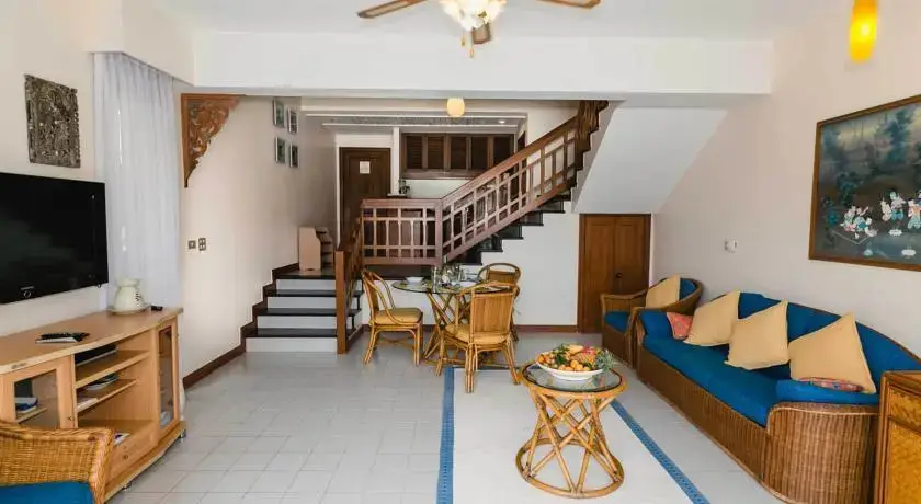 Тхаланг: Allamanda Townhome 1121