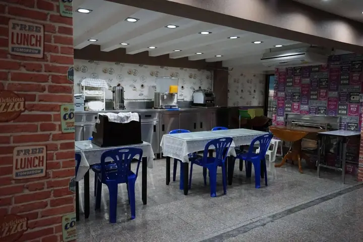 Бангкок: Banglumpoo Place