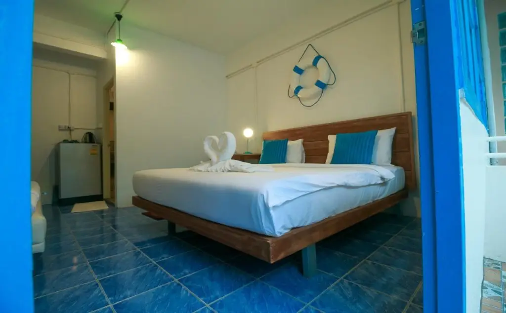 Кату: Frog House Bed & Breakfast