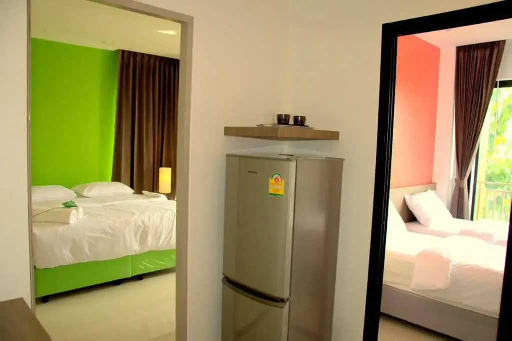 Муанг: Dusit Naka Place