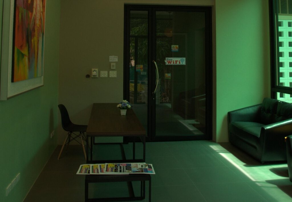Муанг: Dusit Naka Place