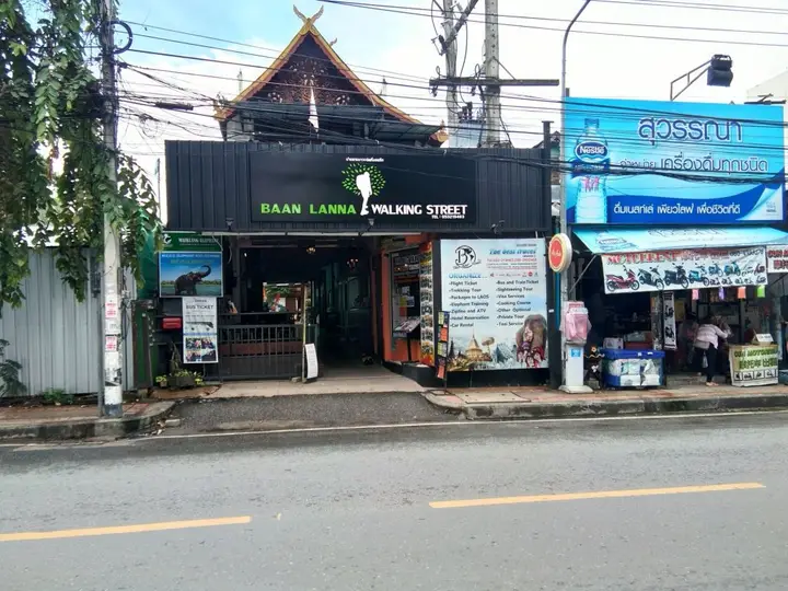 Чиангмай: Baan Lanna At Phrasingh