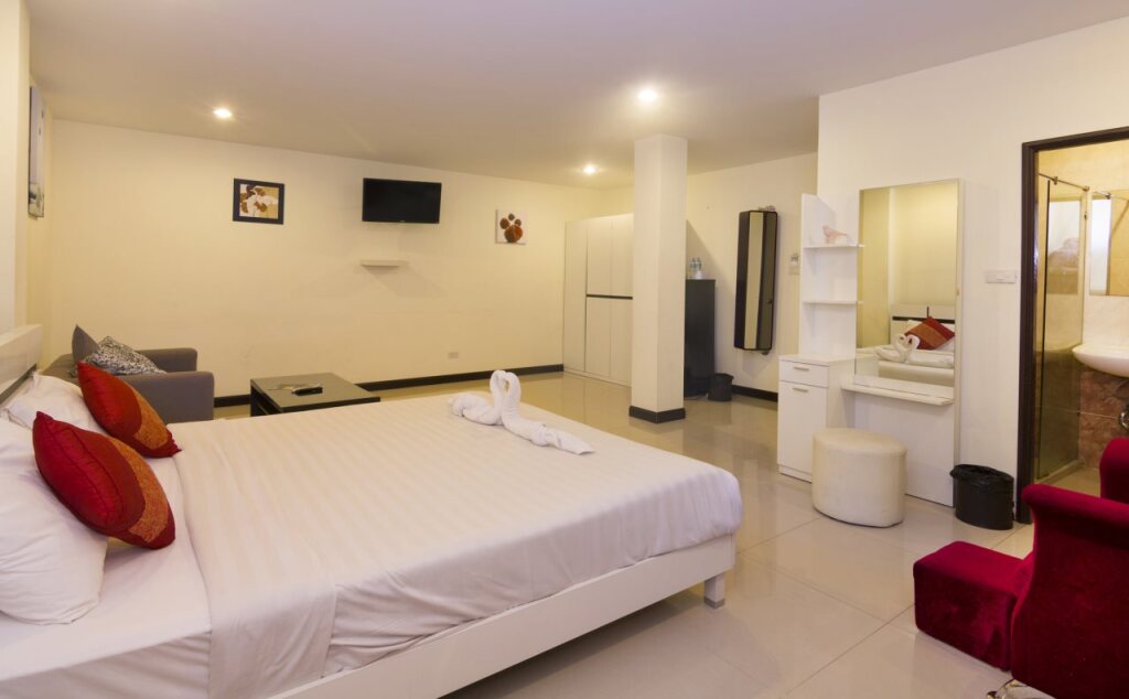 Паттайя: Royal Q&D Suites Hotel