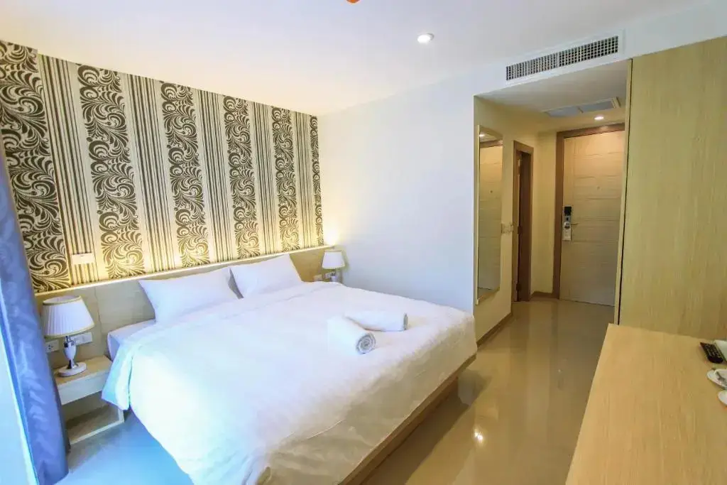 Ocean and Ole Patong Hotel — фото 1