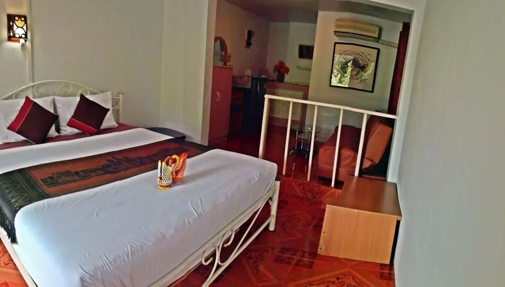Нанг-Ронг: P California Inter Hostel