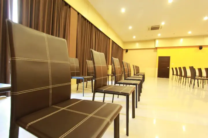 Накхон-Патхом: Trendy Hotel