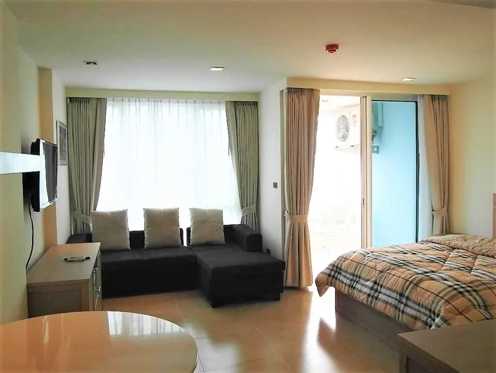 Паттайя: The Cliff sea & Pool Views Studio Apartment Pratumnak Pattaya