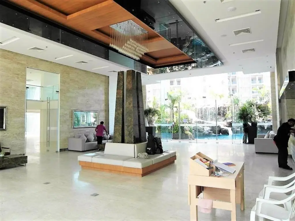 Паттайя: The Cliff sea & Pool Views Studio Apartment Pratumnak Pattaya