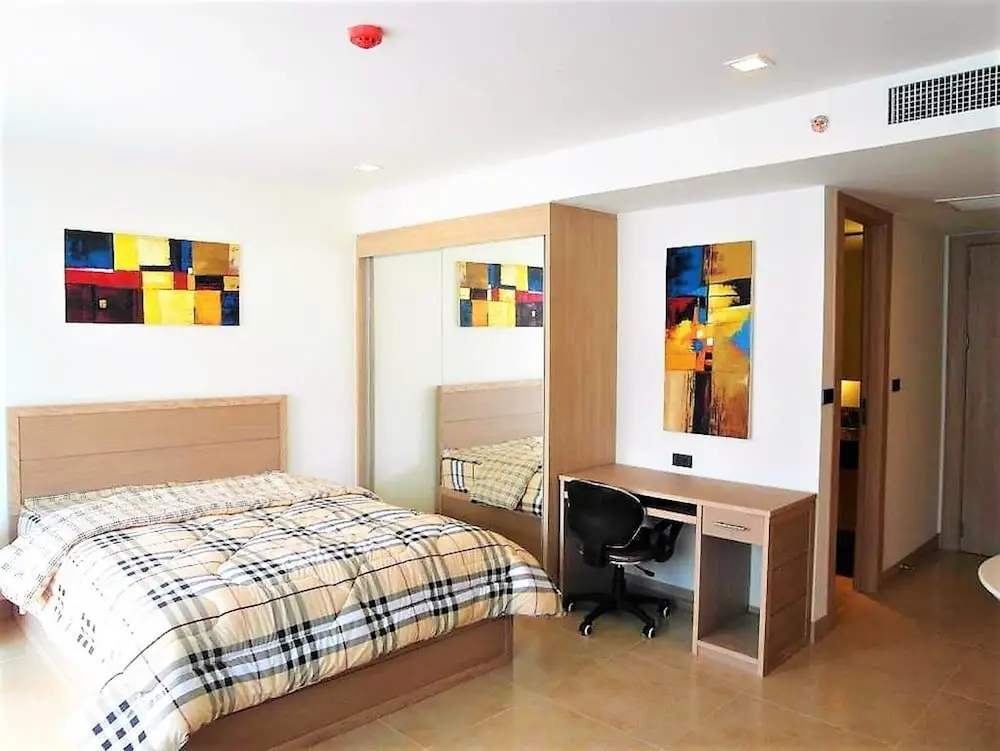Паттайя: The Cliff sea & Pool Views Studio Apartment Pratumnak Pattaya
