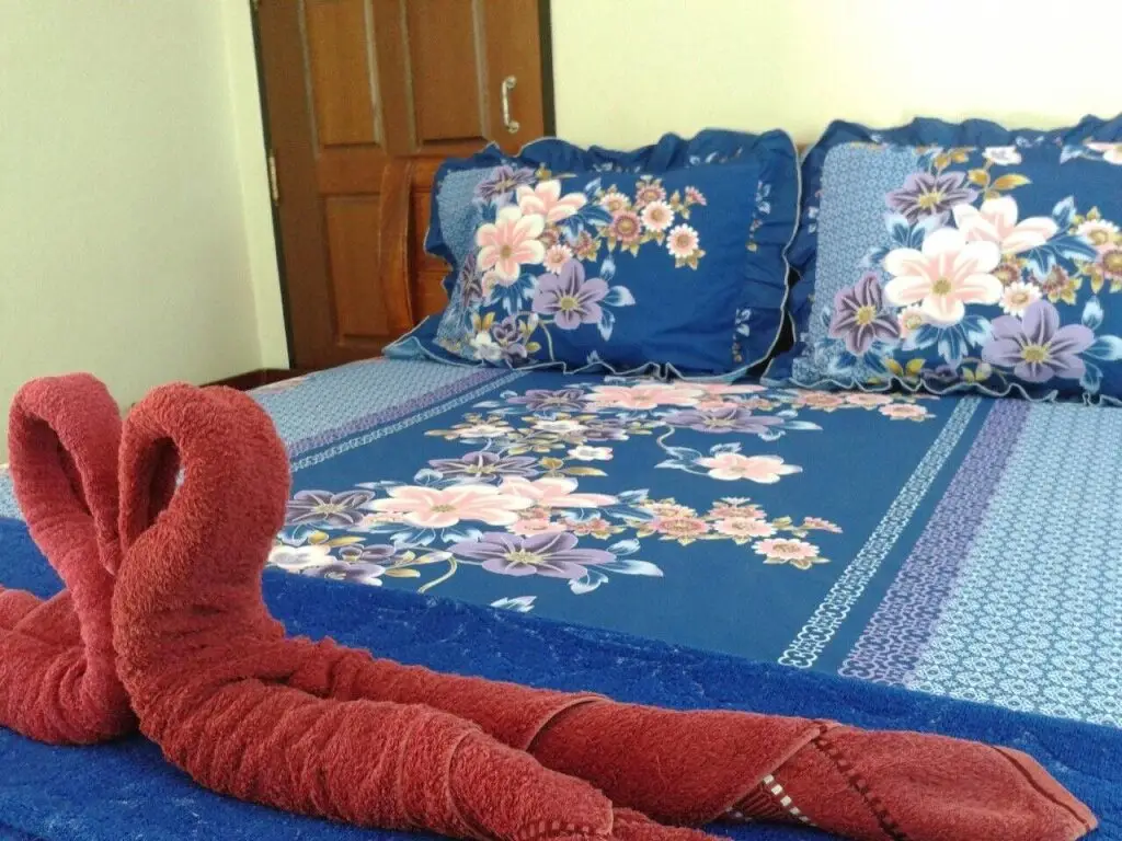 Мэй-Хаад-Бэй: Orachon House