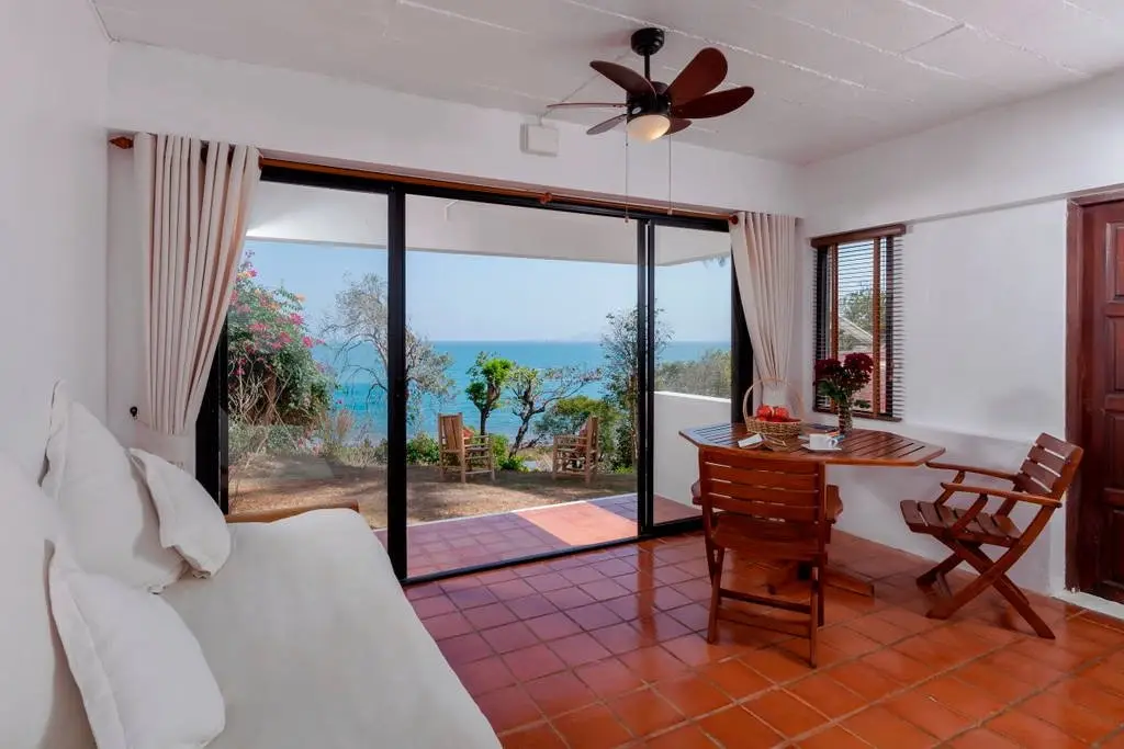 Муанг: Вилла Baan Khunying – Secluded Phuket Beachfront Villa
