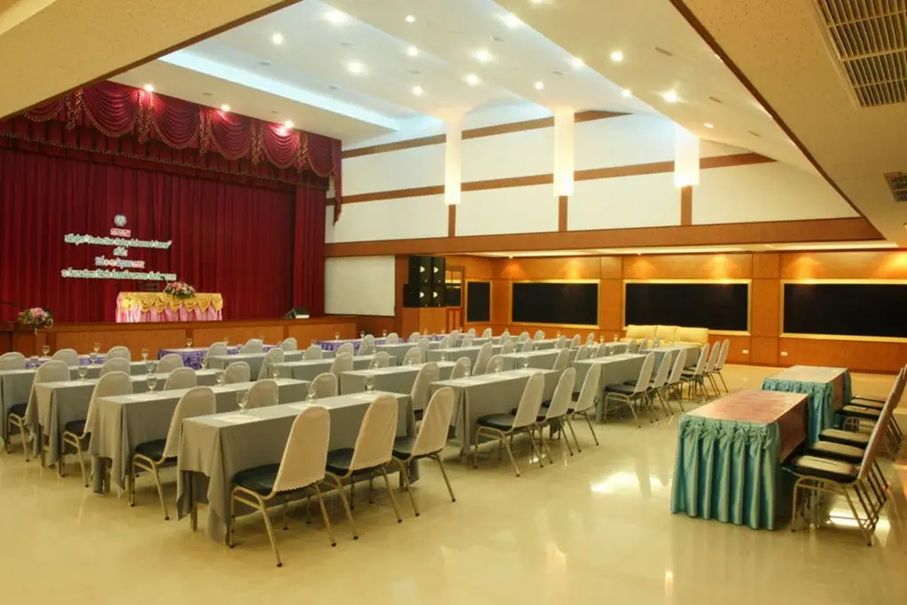 Накхоннайок: Juntra Resort and Hotel