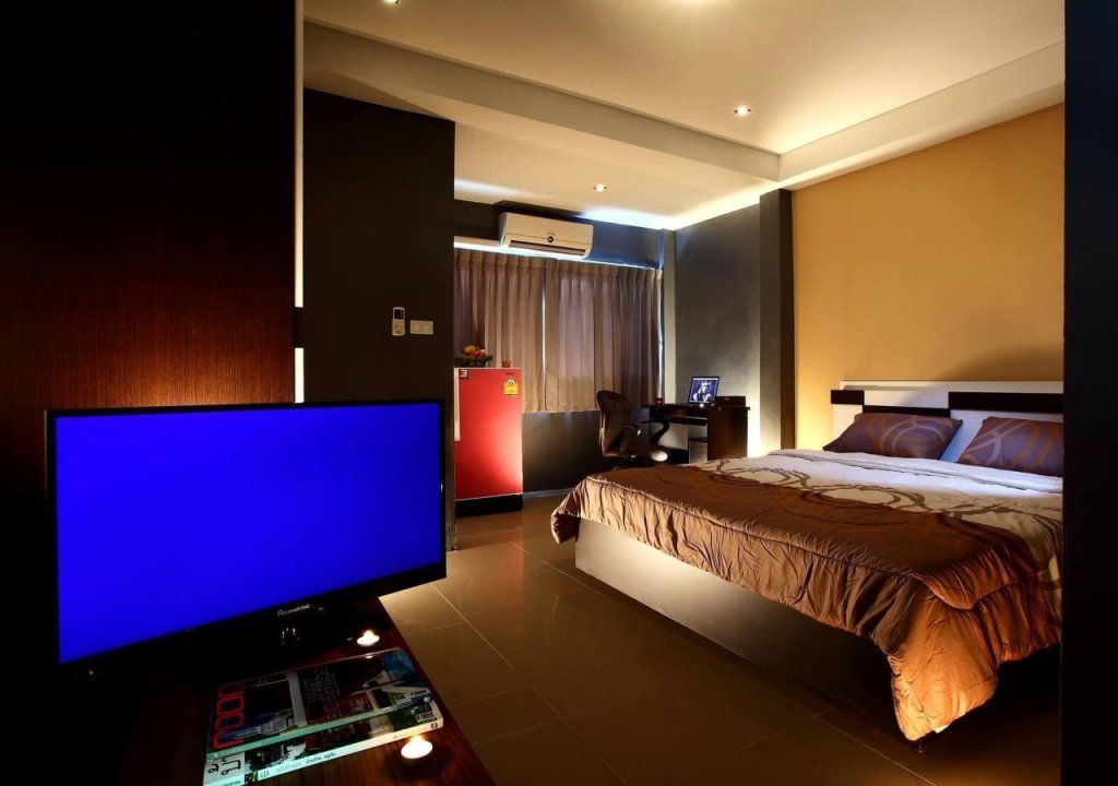 Lancome Plus Hotel — фото 1