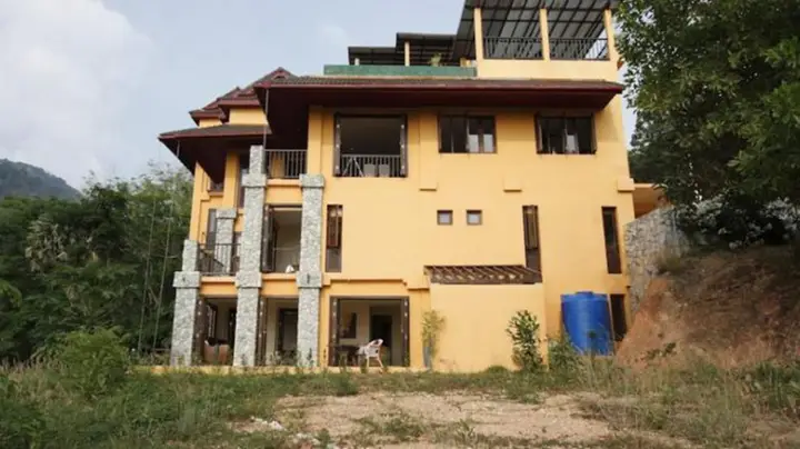 Муанг: Karon Rustic Villas