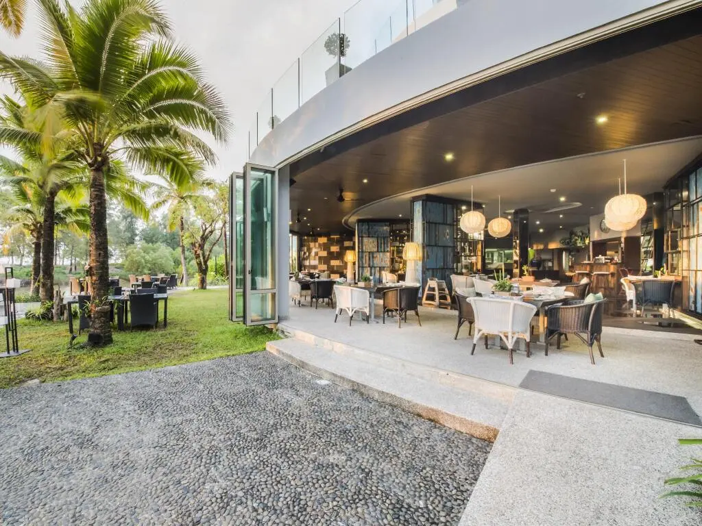 Такуа-Тунг: Le Coral Beach Resort and Cafe