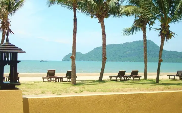 Сам-Рои-Йот: Terra Selisa - Dolphin Beach
