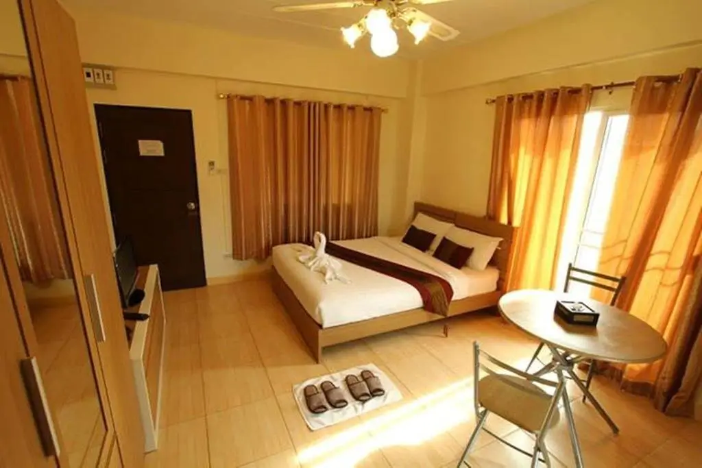 Бангкок: Tratip Hotel