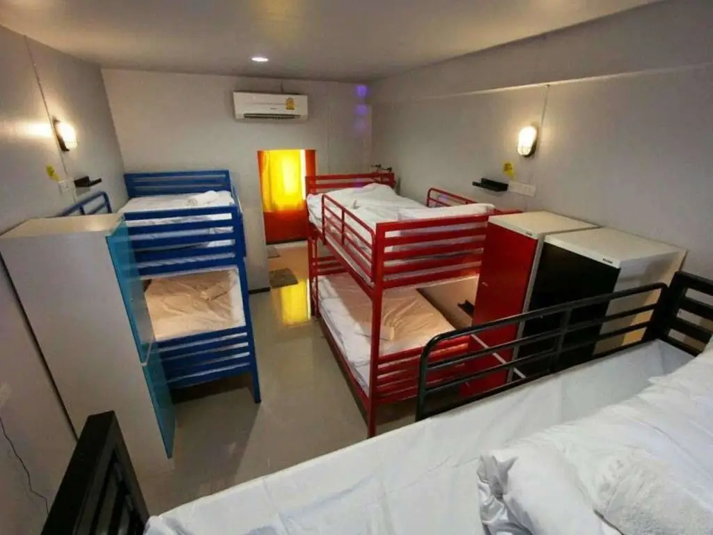 Бангкок: S1 Hostel