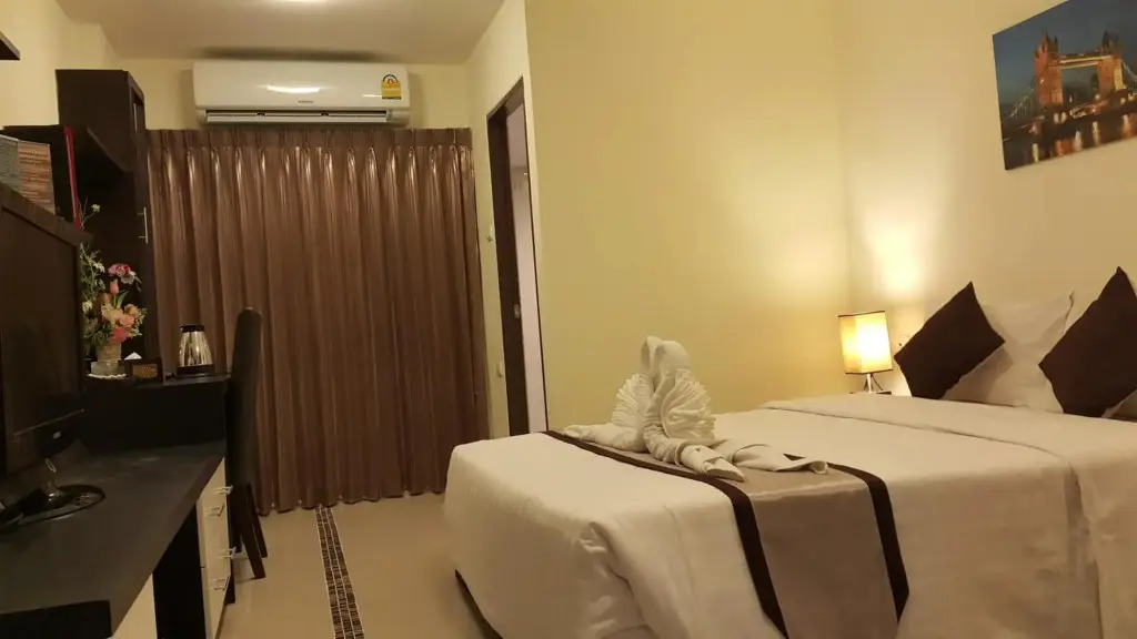 Бангкок: Leelawadee Modern Resort Huaykwang