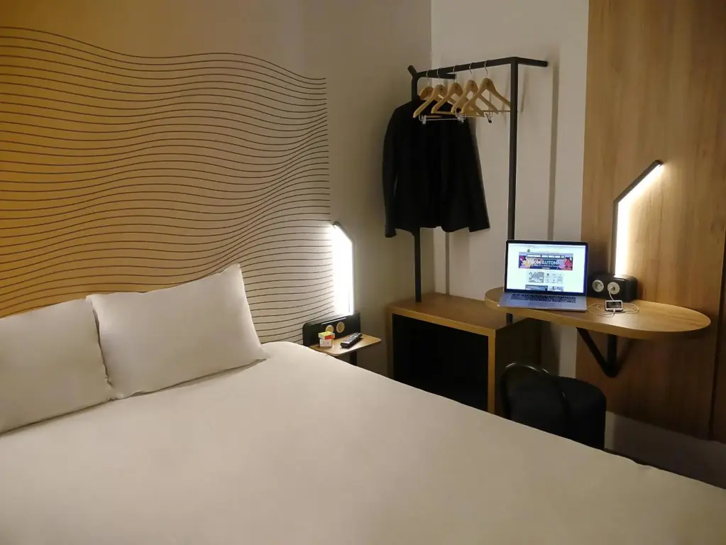 Бангкок: Leelawadee Modern Resort Huaykwang