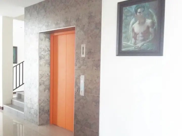 Муанг: Lub Sbuy House
