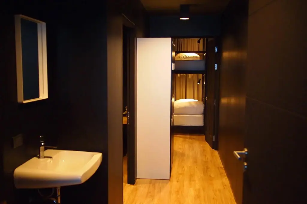 Бангкок: C40Winks Hostel