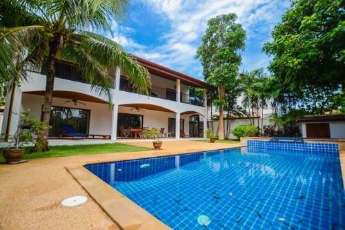 Кату: Andaman Residences