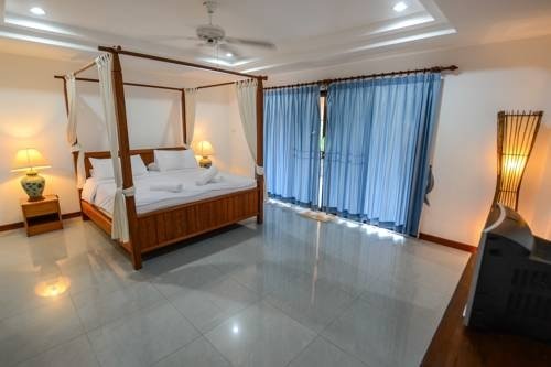 Кату: Andaman Residences