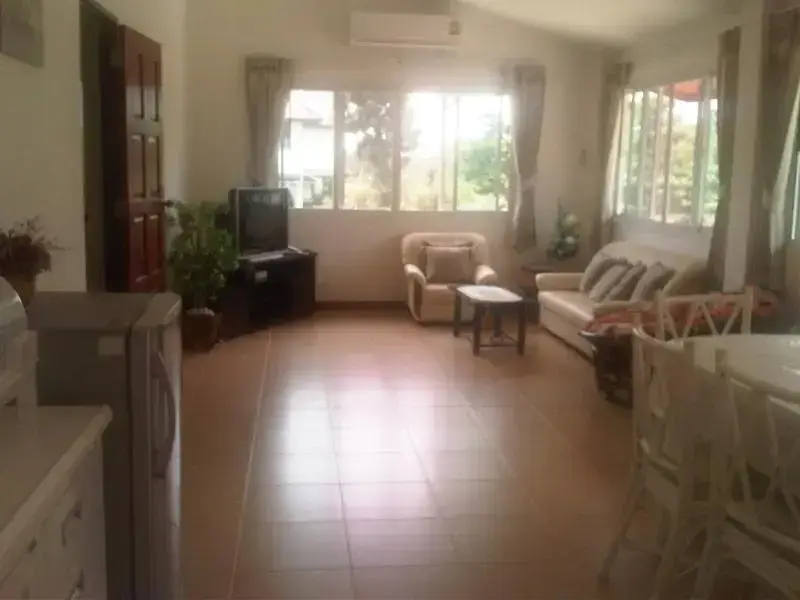 Нонг Нам Дэнг: Baan Nub Dao