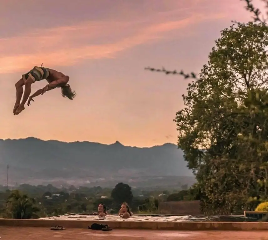 Паи: Pai Circus School and Resort