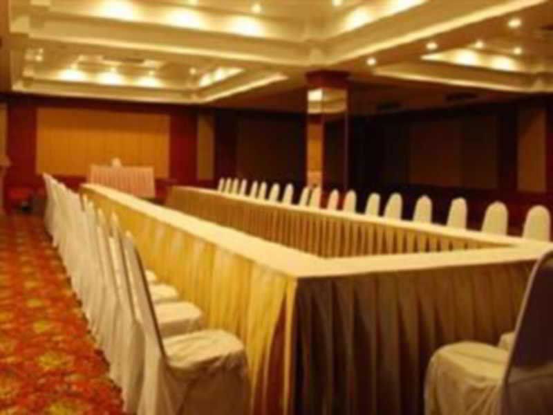 Чайнат: Chainat Thani Hotel