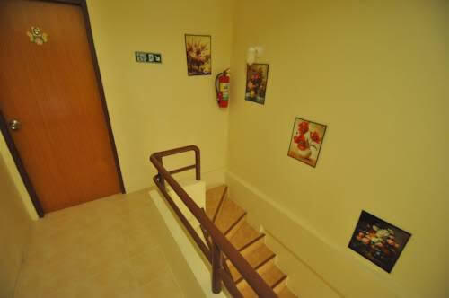 Муанг: Bounty Kata Guesthouse
