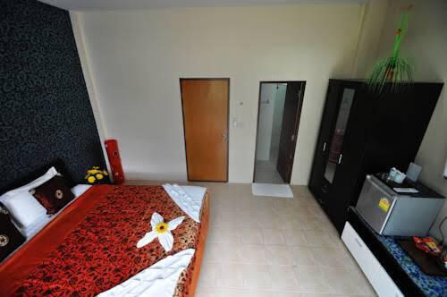 Муанг: Bounty Kata Guesthouse