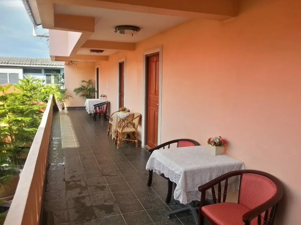 Патталунг: Holiday Hotel