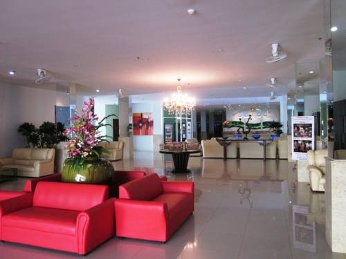 Муанг: Club Chalong Beach