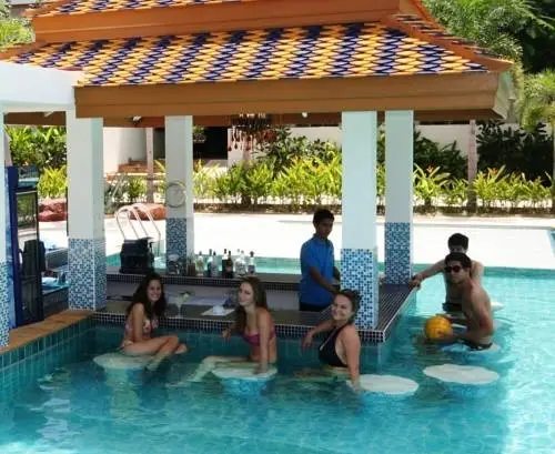 Муанг: Club Chalong Beach